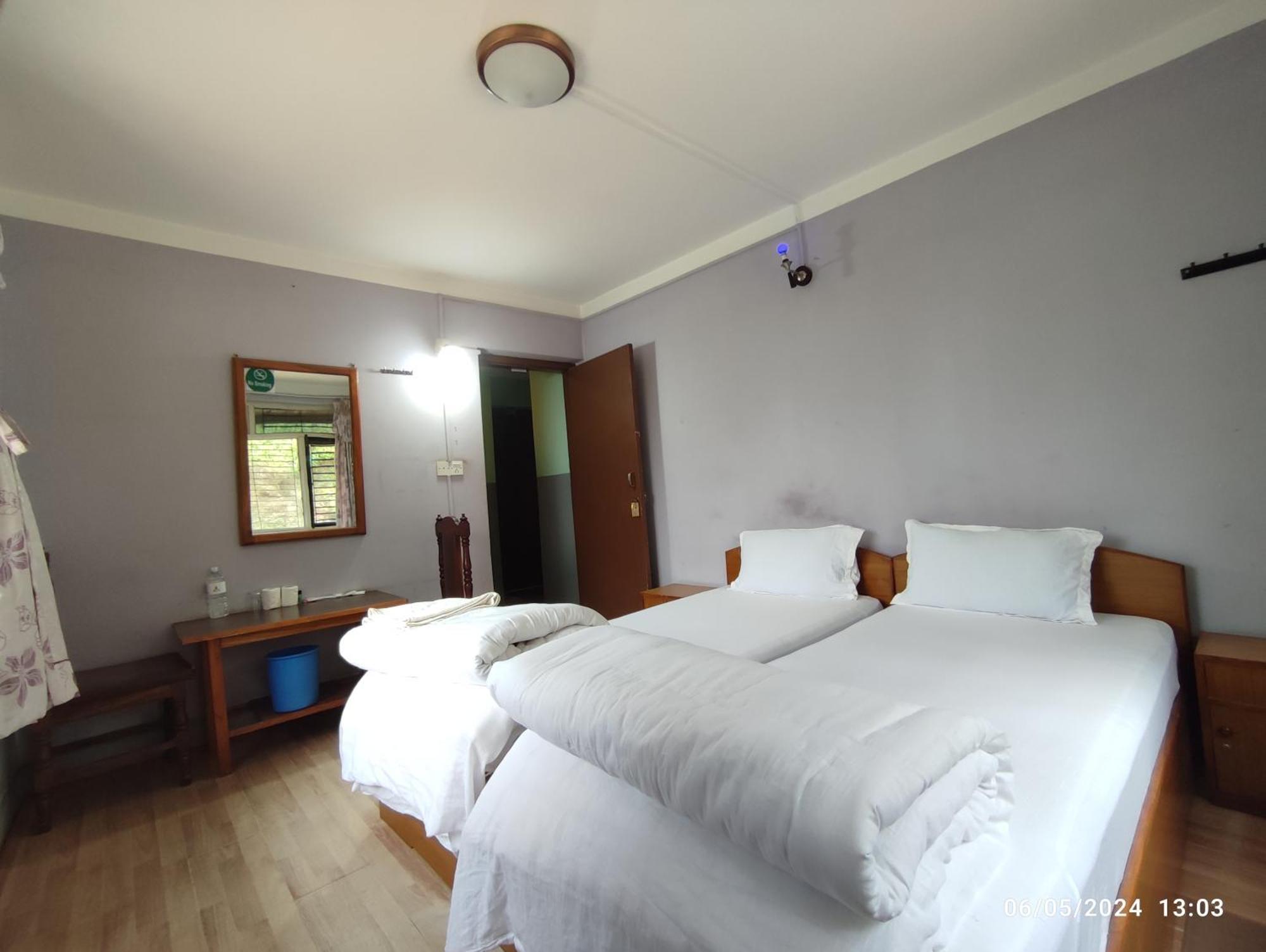 Hotel Mount Paradise Нагаркот Экстерьер фото