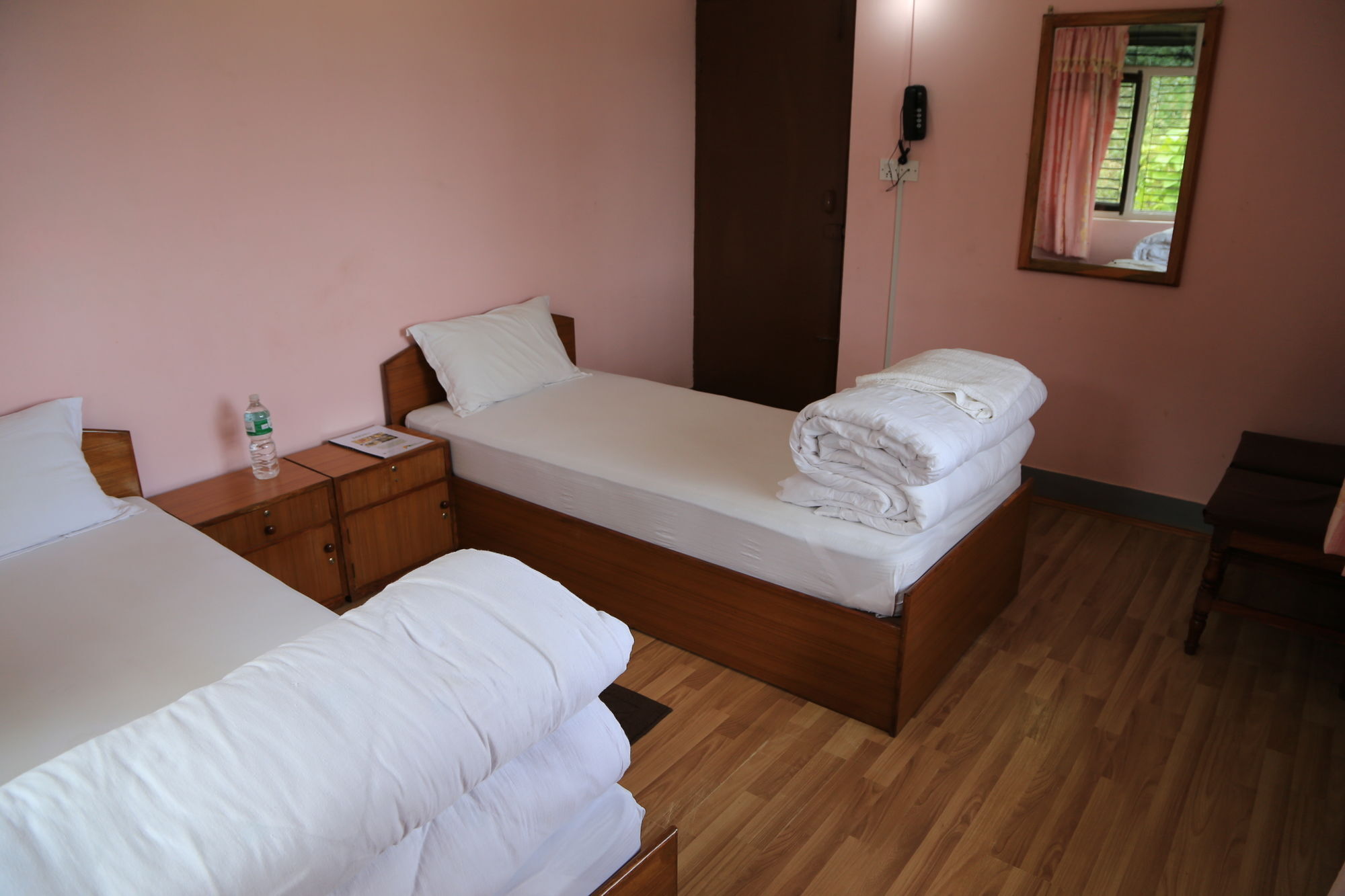 Hotel Mount Paradise Нагаркот Экстерьер фото